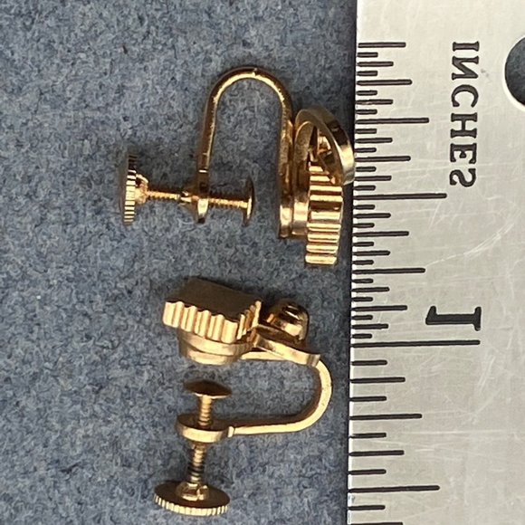 Alice Clip On Earrings Gold Diamond Swirl Ball Screw Back Vintage Retro Granny - Picture 8 of 8